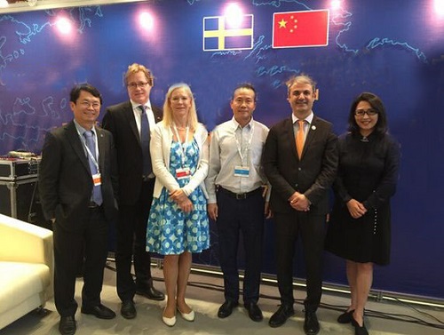 新華網(wǎng)采訪能源部長(zhǎng)會(huì)議，赫茲曼被譽(yù)為“中瑞合作典范”